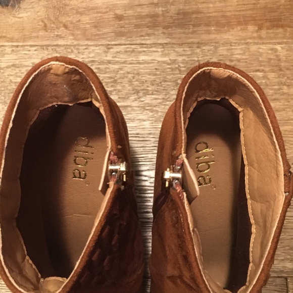 DIBA suede ankle boots with tassels, cinnamon, size 6. - Picture 7 of 12